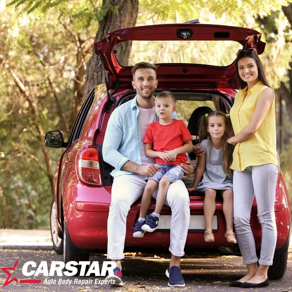 A friendly Murray's CARSTAR team member ready to help with a claim